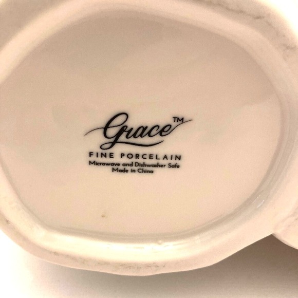 Bunny Cabbage Planter Grace Fine Porcelain 9" Figurine White Rabbit - Picture 10 of 12